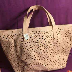 Bath & Body Works Bags - NWT Bath & Body Pink cutout Large tote Bath & Body Works Bags - NWT Bath & Body Pink cutout Large tote